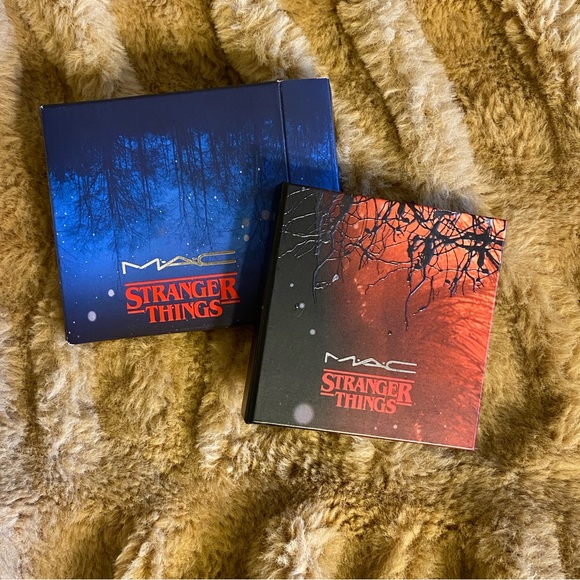 M•A•C LIMITED EDITION STRANGER THINGS BLUSH - Picture 12 of 16